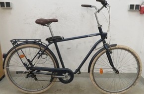Polizeiinspektion Oldenburg-Stadt / Ammerland: POL-OL: Einbruch in Autowerkstatt - Täter flüchtet und lässt Fahrrad zurück