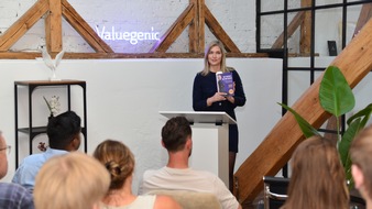 New Leader Consulting GmbH: Valeria Hübner präsentiert ihr neues Buch „Die Freiheit, die wir bauen“ auf dem Innovationskongress in Mainz