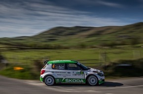 Skoda Auto Deutschland GmbH: Frohe Ostern: SKODA feiert Doppelsieg bei  der "Circuit of Ireland Rally" (FOTO)