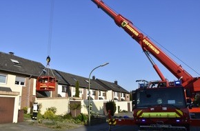Feuerwehr Dortmund: FW-DO: 16.04.2019 - TECHNISCHE HILFELEISTUNG IN KURL
Kranwagen unterstützt Rettungsdienst