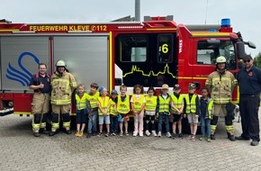 Feuerwehr Kleve: FW-KLE: Vorschulkinder zu Gast bei der Löschgruppe Donsbrüggen