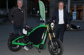 eROCKIT SYSTEMS GMBH: E-Motorrad mit Pedalantrieb: eROCKIT begeistert Hannover