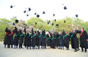 Stiftung Menschen für Menschen: Erfolgreiches Bachelor-Studium dank der Stiftung Menschen für Menschen / Äthiopien: 178 Studentinnen und Studenten bestehen Abschluss am Agro Technical and Technology College (ATTC) in Harar