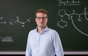 Albert-Ludwigs-Universität Freiburg: Nachhaltige Chemie mithilfe von Künstlicher Intelligenz