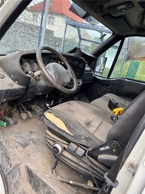 POL-SO: Massiv überladener und verkehrsunsicherer Lkw in Soest stillgelegt