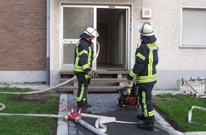 Feuerwehr der Stadt Arnsberg: FW-AR: Arnsberg: Kellerbrand in Wohnhaus und Fehlalarm in Flüchtlingsunterkunft