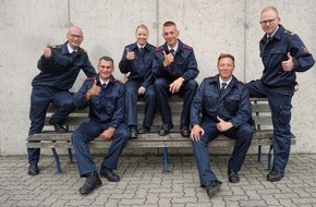 Feuerwehr Ratingen: FW Ratingen: Feuerwehr Ratingen gratuliert - Eine Brandoberinspektorin und drei Brandmeister verstärken das Team