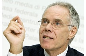 SWI swissinfo.ch: Media Service: Leuenberger: I diritti umani prima del diritto alla mobilità (swissinfo)