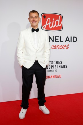 Channel Aid 2025: Rea Garvey begeistert mit emotionalem Orchester-Abend im Deutschen Schauspielhaus