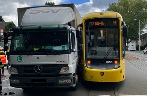 Feuerwehr Mülheim an der Ruhr: FW-MH: Verkehrsunfall Zeppelinstraße