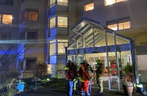 Feuerwehr Bergisch Gladbach: FW-GL: Unklarer Geruch löst Großeinsatz in Seniorenwohnheim in Bergisch Gladbach aus