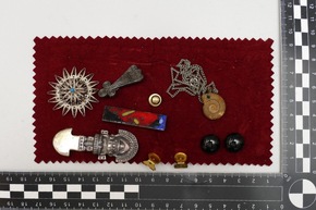 POL-COE: Nottuln, Am Vogelbusch, Schapdettener Stra&szlig;e/M&ouml;gliches Diebesgut - Polizei sucht Eigent&uuml;mer