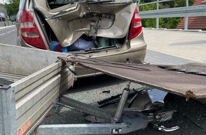 Polizei Rheinisch-Bergischer Kreis: POL-RBK: Overath - Verkehrsunfall mit hohem Sachschaden in Heiligenhaus