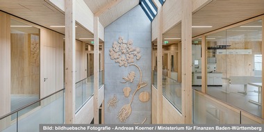 Universität Hohenheim: Baufeier Bienenkunde: Nachhaltiger Holz-Hybridbau für Landesanstalt