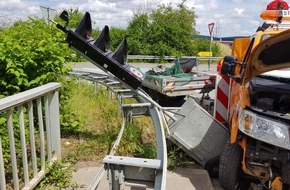 Polizeiinspektion Hameln-Pyrmont/Holzminden: POL-HM: Verkehrsunfall in Coppenbrügge