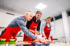 DVAG Deutsche Vermögensberatung AG: Jürgen Klopp besucht brotZeit-Frühstück in Frankfurt / DVAG setzt sich für ein ausgewogenes Schulfrühstück ein
