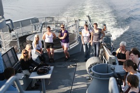 Deutsche Marine - Pressemeldung: Marine live erleben - Fünf Tage Entdeckungstour für zwei Schülerinnen aus Nordhessen