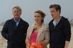 ZDF: Korrigierte Fassung beachten! "Katie Fforde: Das Meer in dir" / ZDF-"Herzkino"mit Susanne Schäfer und Jörg Schüttauf (FOTO)
