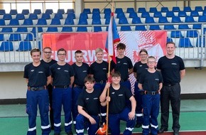 Freiwillige Feuerwehr Werne: FW-WRN: Abnahme der Leistungsspange der Deutschen Jugendfeuerwehr für sechs Jugendliche in Essen