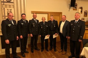 Kreisfeuerwehr Oldenburg: FW-OLL: Beförderungen der Feuerwehr Littel - "gemütlicher Abend" der Feuerwehr ein Erfolg