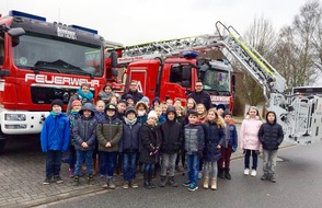 Freiwillige Feuerwehr Bedburg-Hau: FW-KLE: "Was tun, wenn der Rauchmelder piept?" - Brandschutzerziehung in der Grundschule