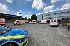 Feuerwehren VG Westerburg: FW VG Westerburg: Reizgasverdacht an Westerburger Realschule - 22 Personen waren betroffen