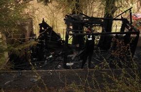 Polizeidirektion Pirmasens: POL-PDPS: Wochenendhütte ausgebrannt