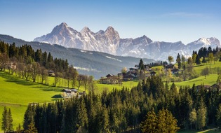 &Ouml;sterreichs Wanderd&ouml;rfer: Acht eindrucksvolle Fr&uuml;hlingswanderungen und Weitwanderungen zum Saisonstart