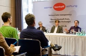 Werner Bonhoff Stiftung: "Werner-Bonhoff-Preis-wider-den-§§-Dschungel" 2013 geht an Jungunternehmer Tim Wessels aus Hamburg / Mit Online-Petition und Dialog gegen geplante Rentenpflicht für Selbstständige (BILD)
