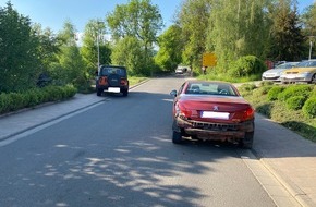 Polizeidirektion Kaiserslautern: POL-PDKL: Parkendes Fahrzeug gerammt