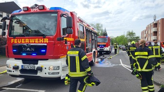 Freiwillige Feuerwehr Sankt Augustin: FW Sankt Augustin: Ehrenamtliche Feuerwehrleute löschen Zimmerbrand