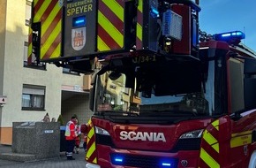 Brand- und Katastrophenschutz der Stadt Speyer: FW Speyer: K&uuml;chenbrand in der Stra&szlig;e "Zum Weidentor" - drei Verletzte