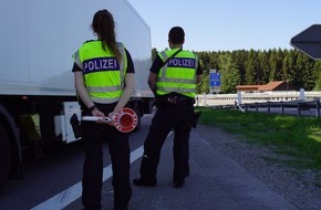 Bundespolizeidirektion München: Bundespolizeidirektion München: Busreisende ohne Tickets und gültige Papiere/ Bundespolizei ermittelt gegen Busfahrer