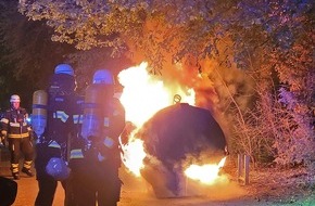 Feuerwehr München: FW-M: Nächtlicher Mülltonnenbrand (Laim)