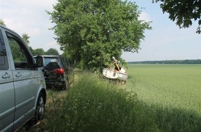 Kreispolizeibehörde Rhein-Kreis Neuss: POL-NE: Boot mit Anhänger auf Abwegen (zwei Fotos anbei)
