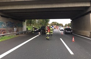 Feuerwehr Mülheim an der Ruhr: FW-MH: Verkehrsunfall auf der A40