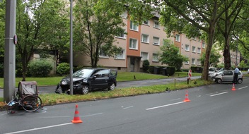 Polizei Bochum: POL-BO: Wattenscheid / Unfall in den frühen Morgenstunden - Fahrrad samt Anhänger zum Glück nur indirekt beteiligt
