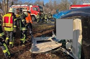 Kreisfeuerwehr Rotenburg (W&uuml;mme): FW-ROW: Schwerer Verkehrsunfall auf der Autobahn 1: Fahrerin von Feuerwehr befreit