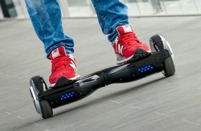 DEKRA SE: Sturzgefährdet und nicht versichert / DEKRA Safety Day: Risiken durch so genannte Hoverboards