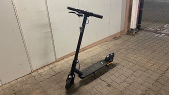 Polizeidirektion Landau: POL-PDLD: Edenkoben - Durch fehlendes Kennzeichen am E-Scooter mehrere Strafanzeigen eingehandelt