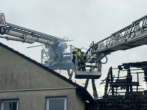 FW Flotwedel: Großeinsatz fordert Feuerwehren in Eicklingen