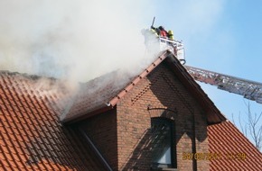 Polizeiinspektion Nienburg / Schaumburg: POL-STH: Wohnhausbrand in Meerbeck