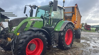 Polizeidirektion Flensburg: POL-FL: Ostenfeld (Husum): Traktor von Betriebshof entwendet - Zeugen gesucht