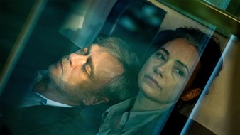 ZDF: Goldener B&auml;r f&uuml;r ZDF/ARTE-Koproduktion "Gelbe Briefe" von Ilker &Ccedil;atak / Silberner B&auml;r f&uuml;r Sandra H&uuml;ller in der ZDF/ARTE-Koproduktion "Rose"