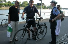 Polizeipräsidium Frankfurt am Main: POL-F: 090811 - 1006 Frankfurt: Verkehrssicherheitswoche unter dem Motto "Fahrrad" abgeschlossen; Bild beachten!!