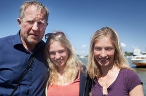 ZDF: ZDF-"Herzkino" dreht im Donaudelta/ "Fluss des Lebens - Donaukind" mit Harald Krassnitzer und Sandra Borgmann (BILD)