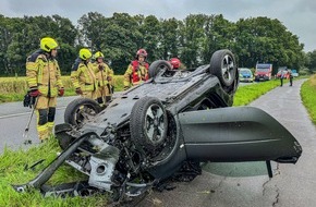 Freiwillige Feuerwehr Alpen: FW Alpen: Pkw überschlägt sich bei Verkehrsunfall