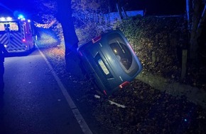 Polizei Bielefeld: POL-BI: Betrunkener Fahrer verliert Kennzeichen an Unfallstelle