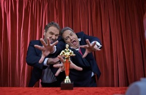 TELE 5: Da bleibt keine Hose trocken! Oliver Kalkofe und Peter Rütten präsentieren "SchleFaZ: Flotte Teens und heiße Jeans" am 28. November auf TELE5 (FOTO)