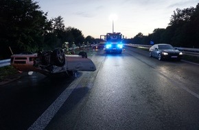 Feuerwehr Ratingen: FW Ratingen: Schwerer Unfall auf der A524, zwei Personen verletzt